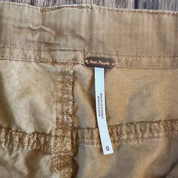 Free People Low Rise Cargo Pants. Size 0 - Picture 3 of 3